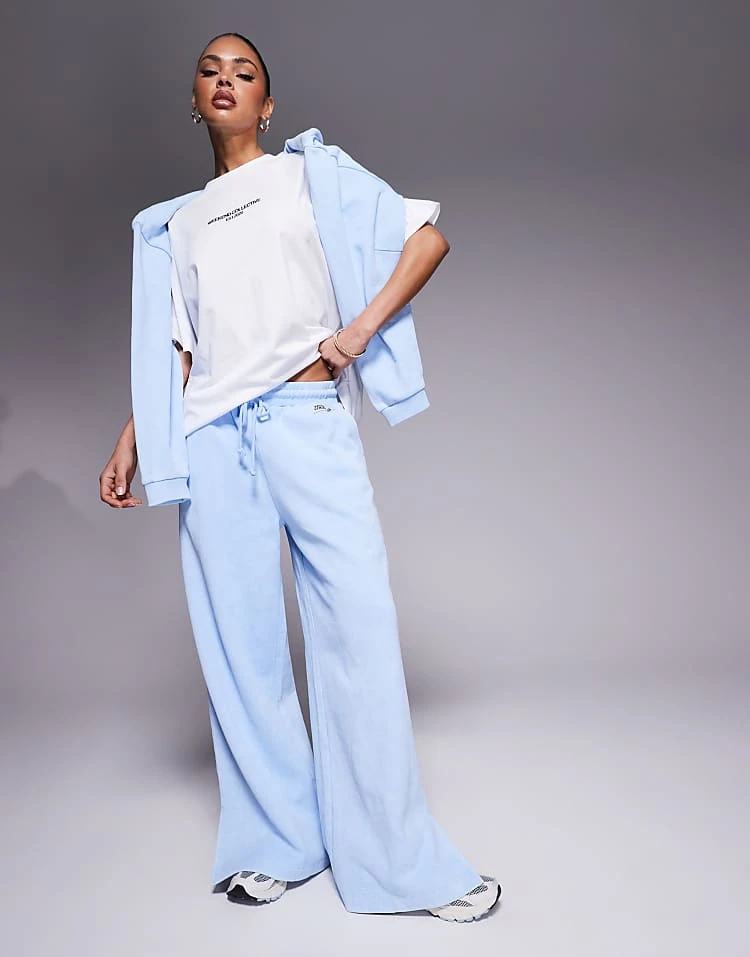 ASOS WEEKEND COLLECTIVE Weekend Collective Icon Oversized T-shirt With Bold Font Back Graphic In White For Women 4 ASOS WEEKEND COLLECTIVE Weekend Collective Icon Oversized T-shirt With Bold Font Back Graphic In White For Women - Image 4