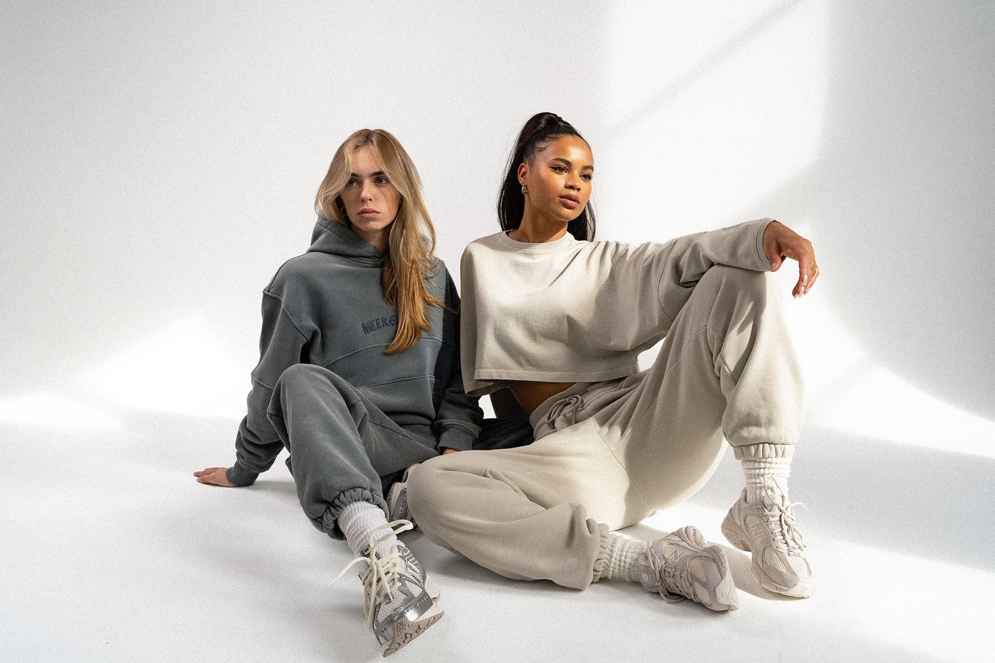 About Us 2 About Us -AKOKO Clothing Shop oo